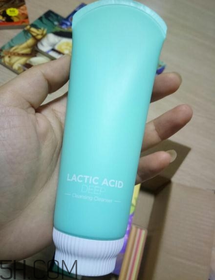 春紀洗面奶好用嗎？春紀潔面乳評測