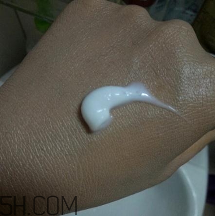 春紀洗面奶好用嗎？春紀潔面乳評測