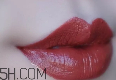 nars mona口紅顯白嗎？nars mona適合黃皮嗎？