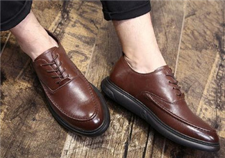 皮鞋能用烘鞋器嗎？皮鞋可以用吹風(fēng)機(jī)吹嗎？