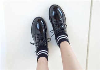 新皮鞋能放幾年？新皮鞋放久了會(huì)壞嗎？