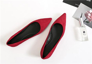 絨面鞋子發(fā)霉怎么處理？絨面鞋子發(fā)白怎么辦？