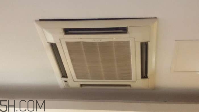冬天用哪種類型的空調比較好？冬天用吸頂式空調好嗎？