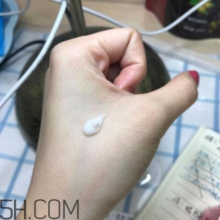 春紀(jì)新彈力嬌嫩菁華乳好用嗎？春紀(jì)新彈力嬌嫩菁華乳評(píng)測(cè)
