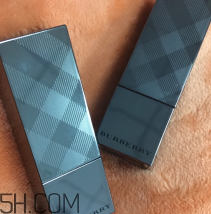 burberry口紅97和93哪個(gè)好看？burberry巴寶莉97和93對比
