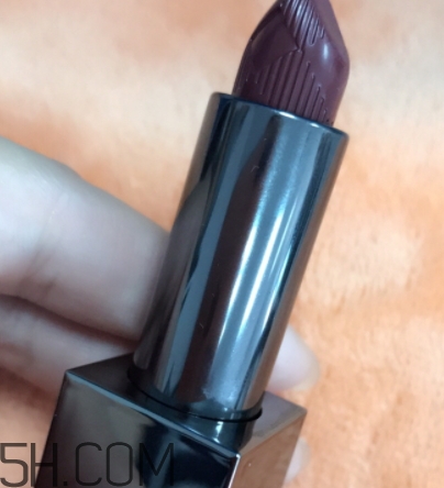 burberry口紅97和93哪個(gè)好看？burberry巴寶莉97和93對比