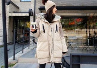 米色羽絨服怎么搭配？米色羽絨服搭配圖片