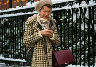 棕色格子大衣怎么搭配？棕色格子大衣搭配圖片