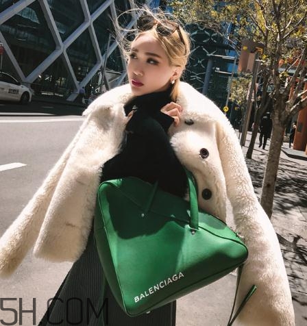 皮草粘了糖怎么處理？皮草粘了膠怎么清洗？