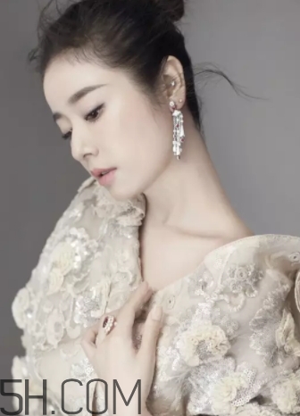 奶油杏色口紅適合什么人？奶油杏子色口紅適合黃皮嗎？