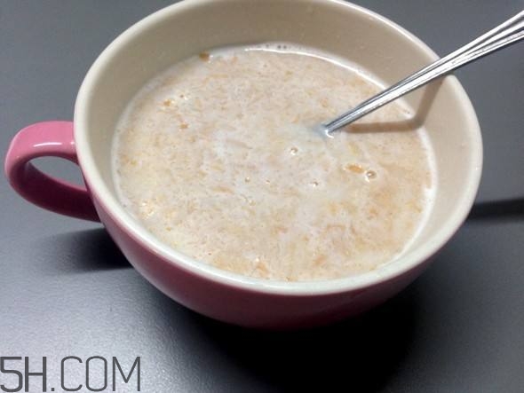 牛奶護(hù)膚有什么竅門？牛奶護(hù)膚的竅門有哪些？