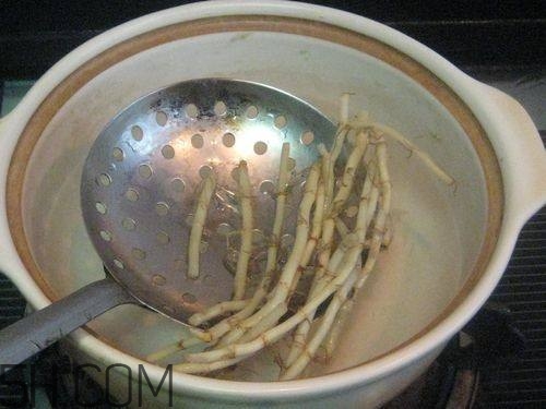 愛長痘吃什么食物好？愛長痘的食物禁忌有哪些？