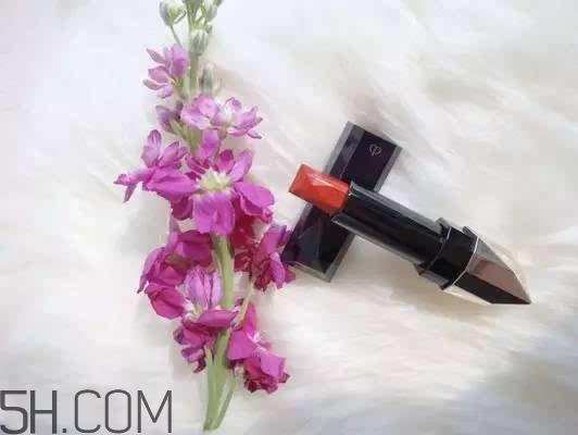 涂口紅前用bb打底可以嗎？最近比較火的口紅品牌有哪些？