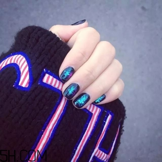 美甲涂什么顏色好看？2018冬天最美的韓式美甲