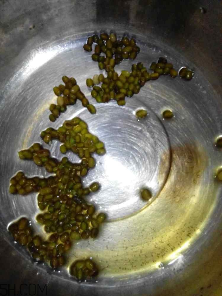 綠豆糕和香蕉能一起吃嗎？吃了綠豆糕還能吃香蕉嗎？