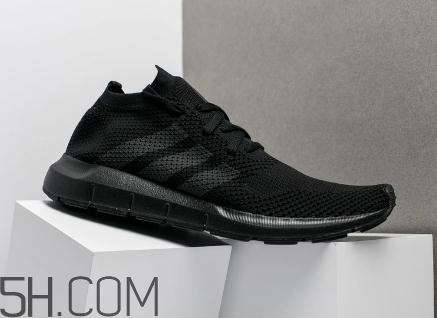 adidas swift run triple black配色在哪買_多少錢？