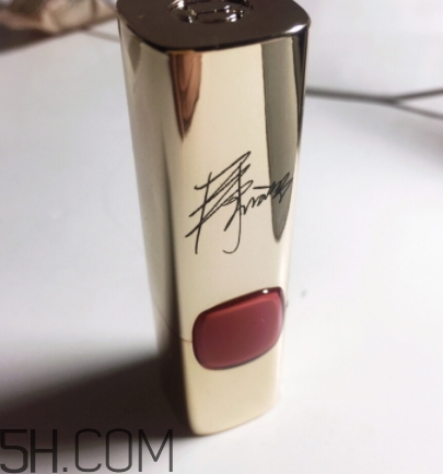 歐萊雅602是什么顏色？歐萊雅紛澤滋潤唇膏602試色