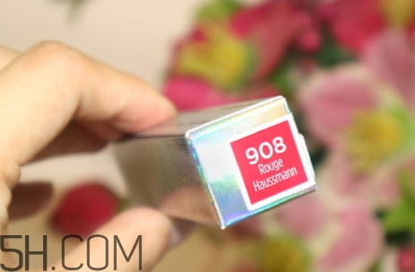 歐萊雅908是什么顏色？歐萊雅釉光唇膏固體唇釉908試色