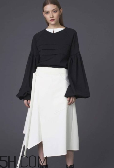 2018流行什么衣服？2018流行衣服搭配