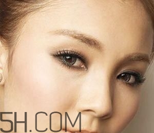 紋眉后需要多次補(bǔ)色嗎？哺乳期能紋眉嗎？