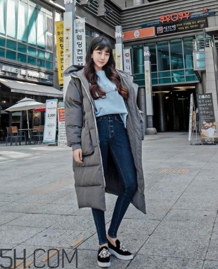 棉襖配牛仔褲好看嗎？棉服搭配牛仔褲圖片
