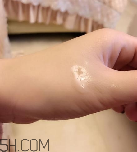 春紀眼霜怎么樣？春紀眼霜好用嗎？