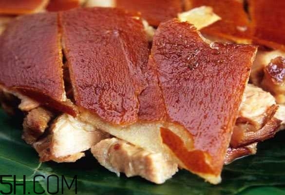 脆皮烤豬用什么設(shè)備好？中國(guó)最出名的脆皮烤豬在哪里？