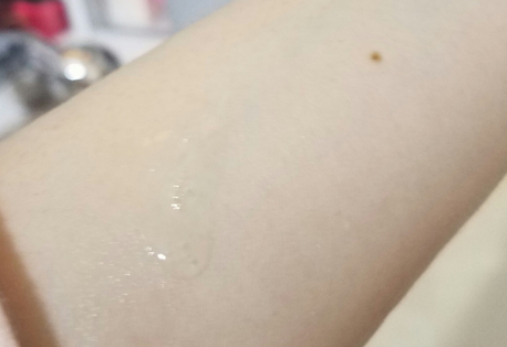 雅頓金膠怎么打開？雅頓金膠膠囊怎么扭開？