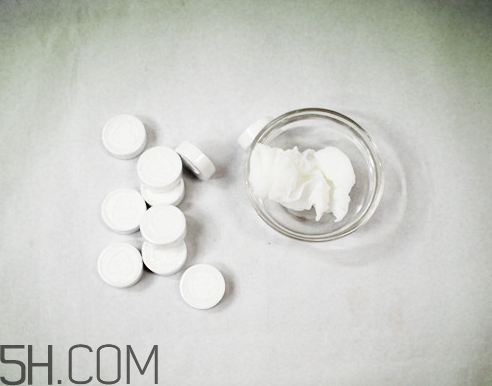 怎樣判斷壓縮面膜有熒光劑？壓縮面膜用酸奶怎么泡？