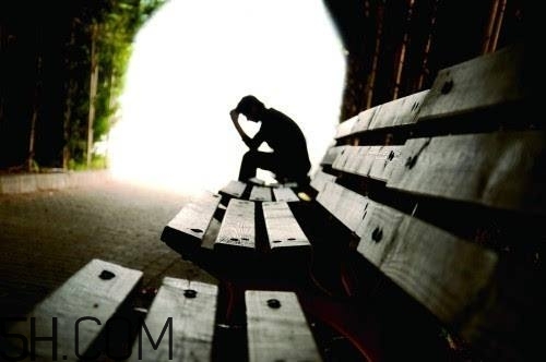 焦慮癥和抑郁癥哪種更嚴重？焦慮癥和抑郁癥的區(qū)別有哪些？