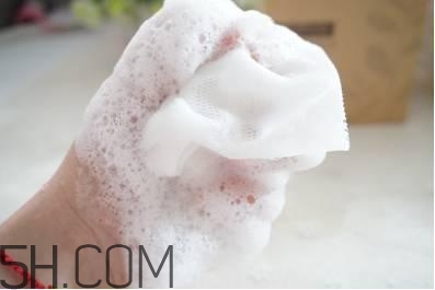 用了嘉娜寶洗顏粉還用洗面奶嗎？洗顏粉的正確打開(kāi)方式