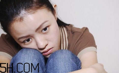 焦慮癥為什么要剃頭發(fā)？頭發(fā)對焦慮癥的影響有多少？