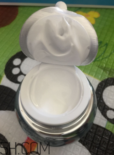 歐詩漫珍珠水光素顏霜含激素嗎？歐詩漫珍珠素顏霜刺激嗎