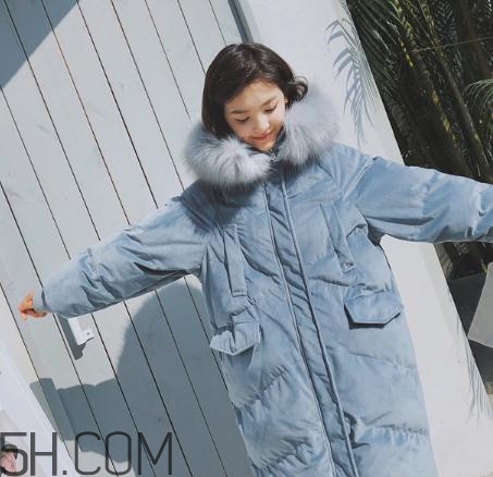 羽絨服面料錦綸和聚酯纖維哪個(gè)好？羽絨服軟的好還是硬的好？