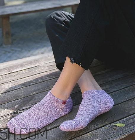 襪子洗完還臭怎么辦？襪子洗不干凈怎么辦？