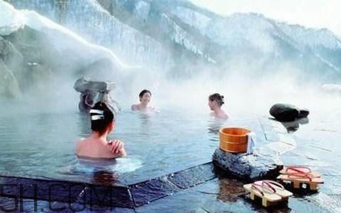 冬季泡溫泉有什么好處？冬季泡溫泉需要注意些什么？