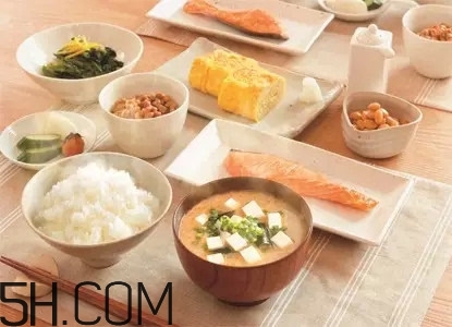 哪些飲食習(xí)慣能夠預(yù)防食道癌？預(yù)防食道癌要注意些什么？