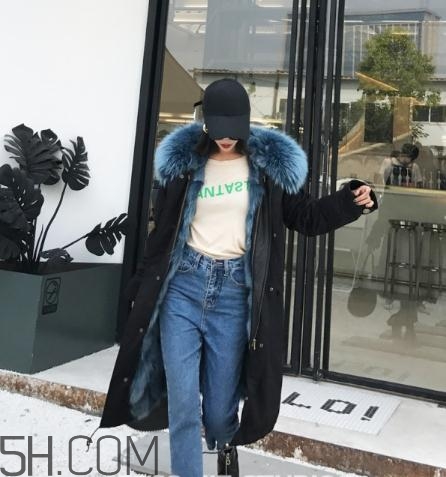 黑色派克服怎么搭配？黑色派克大衣搭配圖