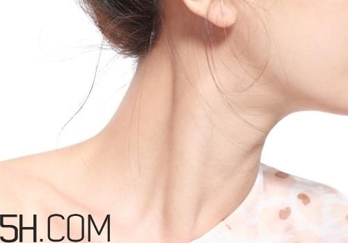 食道癌由什么原因引起的？食道癌晚期有什么癥狀？