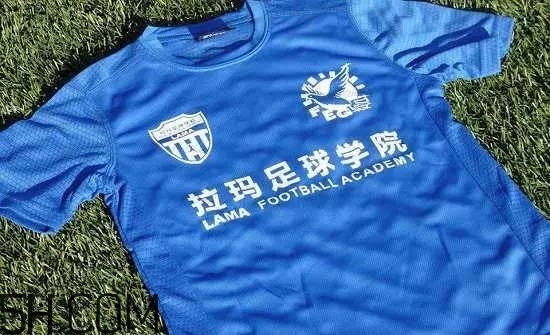 踢足球有哪些技巧？踢足球有哪些注意事項？