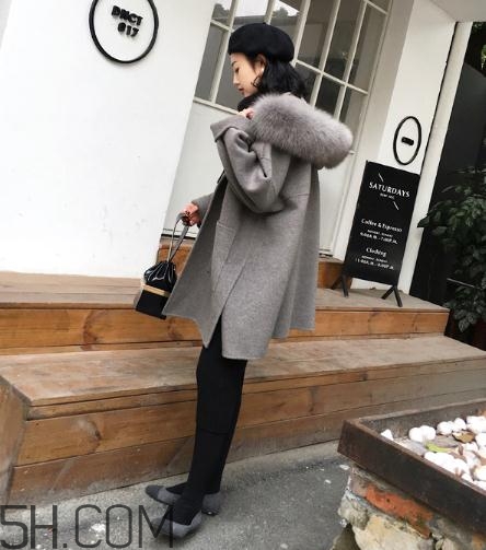 羊駝絨大衣暖和嗎？羊駝絨大衣和羽絨服哪個(gè)暖和？