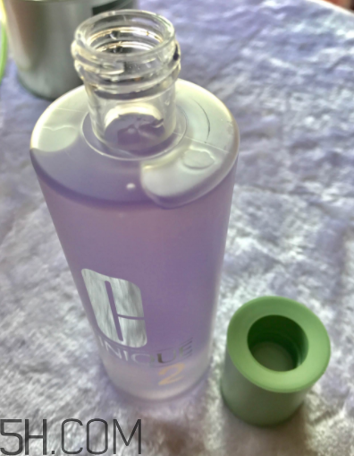 倩碧爽膚水哪個不含酒精？哪個適合敏感皮？