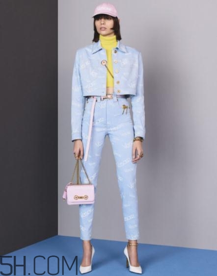 versace2018早秋服裝系列好看嗎_有哪些款式？