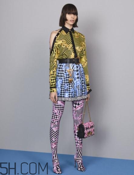 versace2018早秋服裝系列好看嗎_有哪些款式？