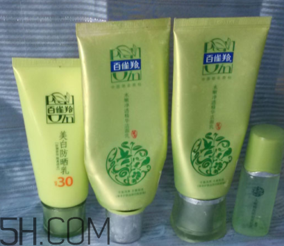 百雀羚泡沫潔面乳洗后緊繃嗎？適合干皮嗎？