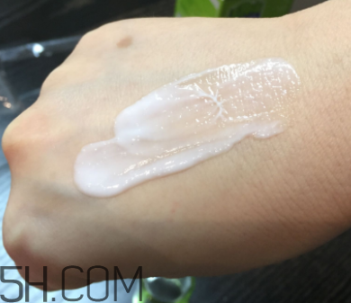 百雀羚明星眼霜什么功效？適合秋冬用嗎？
