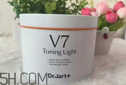素顏霜v7真的不用卸妝嗎？卸妝時水溫要注意什么？