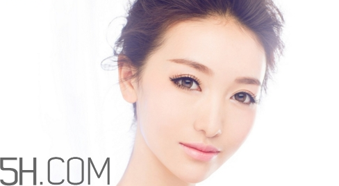 紋眼線后化妝了怎么卸妝？化妝棉和卸妝棉用法