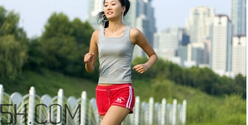 臉部卸妝可以用來卸眼妝嗎？跑步前需要卸妝嗎？