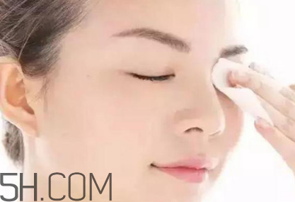 什么時候適合用卸妝油？洗臉撲可以卸妝么？